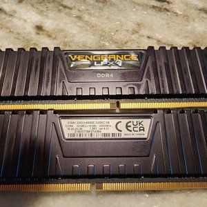 Used Corsair Vengeance LPX 64GB (2x 32GB) DDR4 3200 Desktop Memory